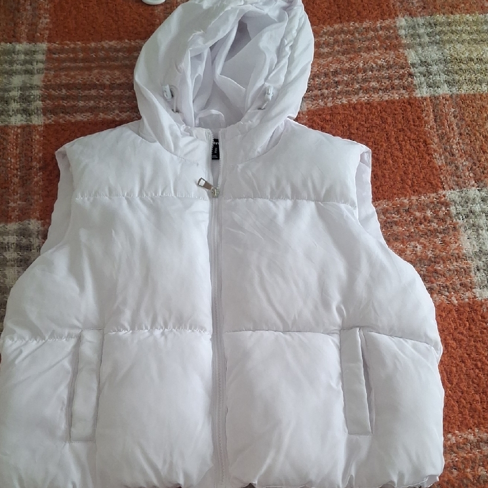 Charlotte Russe Women's White Puffer Vest